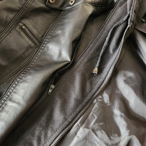 Women's Removable Hood Faux Leather Jacket XXL in Black - Picture 11 of 16